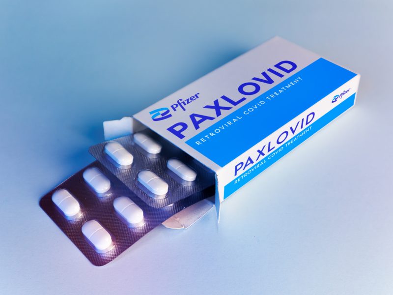Válek: Lék paxlovid bude v lékárnách dostupný do dvou týdnů, už je v ČR