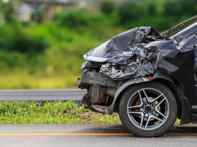 Záchranáři varovali před předměty v autech, při nehodě mohou i smrtelně zranit