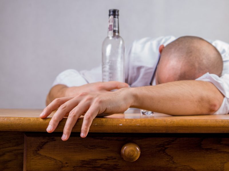 MZd: Nakročeno k rizikové konzumaci alkoholu má v ČR 1,5 milionu lidí